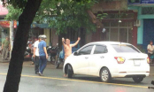 Tin phụ nữ 30/5: Say xỉn, người đàn ông thoát y gây náo loạn đường phố Sài Gòn