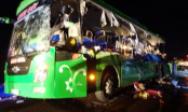 Vụ tai nạn thảm khốc khiến 5 người chết ở Bình Định: Có thi thể nằm vắt vẻo nửa trong nửa ngoài thành xe...