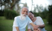 Trước khi mất, thầy Văn Như Cương vẫn không quên ôm vợ, đặt mua thuốc thang cho người phụ nữ mình yêu thương nhất