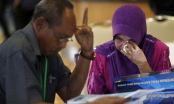 Người nhà nạn nhân MH370 rơi nước mắt khi nghe kết luận cuối cùng