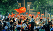 Cổ động viên khắp cả nước đổ xuống đường nhuộm đỏ trời sau chiến thắng tại ASIAD của Olympic Việt Nam