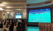 Cưới đúng ngày đá Chung kết AFF Cup, đám cưới bỗng trở thành tụ điểm xem bóng tập thể