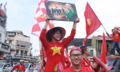 Trước trận Việt Nam - Thái Lan, hàng nghìn cổ động viên nhuộm đỏ phố phường