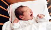 Cho trẻ sơ sinh nằm gối để không bị méo đầu: Sai lầm tai hại khiến con gặp nguy hiểm