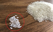 Nghi vấn hạt nhựa lạ lẫn trong túi gạo của Trung Quốc: Lưu ý khi mua gạo, bà nội trợ nào cũng cần biết