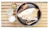 Sai lầm khi luộc thịt gà khiến món ăn mất sạch dinh dưỡng, dễ rước vi khuẩn gây bệnh