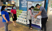 Ấm lòng mùa dịch: Người Sài Gòn nhận thực phẩm từ tủ lạnh Thạch Sanh