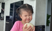 Con gái Lê Phương mới 2 tuổi đã biết phụ mẹ làm bánh, nhìn gương mặt cưng muốn xỉu