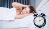 Đêm ngủ nếu tỉnh giấc đúng 2 khung giờ này: Cảnh báo gan, phổi đang tổn thương nghiêm trọng