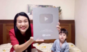 MC Hoàng Oanh nhận nút bạc Youtube, biểu cảm của nhóc tỳ gây sốt