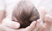 Cắt tóc máu cho trẻ sơ sinh: Khi nào bố mẹ nên cắt và cần lưu ý gì?