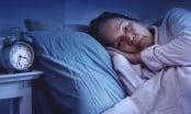 Thói quen khi lên giường gây mất ngủ, gặp ác mộng, hại sức khỏe: Trước người trẻ hay làm giờ người già cũng mắc
