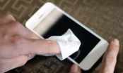 Đừng lau màn hình điện thoại bằng giấy ăn: Làm cách này mới sạch bụi và dấu vân tay, không lo trầy xước
