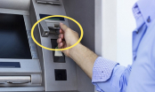 Rút tiền ở cây ATM chẳng may bị nuốt thẻ: Làm ngay việc này để lấy lại nhanh nhất, không mất tiền oan