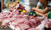 Vì sao người bán hàng hay cầm giẻ để lau thịt: Có liên quan đến chất lượng miếng thịt, nhiều người chưa biết