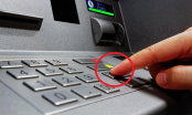 Cây ATM có 1 nút nhỏ: Ấn vào khi bị nuốt thẻ giúp bạn lấy lại dễ dàng, chẳng tốn thời gian chờ đợi