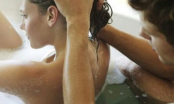 Vợ chồng khi tắm chung thường sẽ làm gì? Các cặp đôi có nên tắm cùng nhau không?