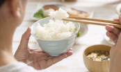 Chuyên gia Nhật Bản tiết lộ 5 mẹo ăn cơm chắc giúp giảm cân, chị em nhất định sẽ cần