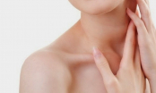 Nếp nhăn vùng cổ ngực tố cáo bạn già nhanh, làm sao tránh?