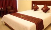 Công dụng đặc biệt của miếng vải trải ngang giường ở khách sạn, nhiều người vẫn nghĩ là vật trang trí