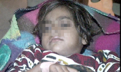 Phẫn nộ tột cùng: Phát hiện bé gái 6 tuổi nằm thoi thóp dưới cống sau khi bị hãm hiếp, cắt cổ