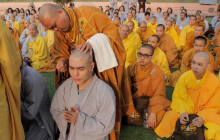 Lê Dương Bảo Lâm từng stress đến mức phải đi tu, phải dựa vào livestream để kiếm tiền nuôi vợ con