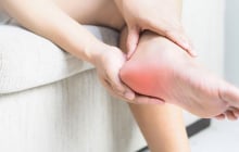 5 dấu hiệu bất thường ở tay chân có thể cảnh báo ung thư: Bác sĩ cảnh báo đừng xem nhẹ