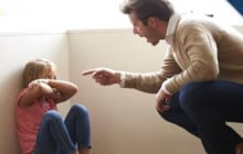 Lịch sự với người ngoài nhưng tệ với người thân: 3 lý do ít ai ngờ, không phải do bất hiếu
