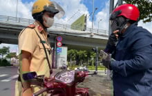 Từ nay, vợ chồng đi xe của nhau, không chính chủ có bị xử phạt tới 8 triệu không?