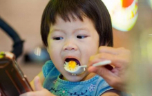 Thối não là gì? 3 dấu hiệu nhận biết con bạn đang 'thối não' nguy hiểm, cha mẹ cần biết để uốn nắn con