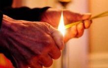 Ngày mai mùng 1 tháng 10 năm Ất Tỵ: 3 khung giờ thắp hương đẹp nhất để cầu may, hút tài lộc