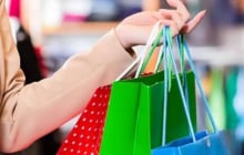 Chuyên gia cảnh báo: 5 kiểu 'tiêu tiền vô tội vạ' bạn phải từ bỏ khi bước vào tuổi trung niên