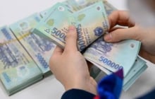 Quy định mới nhất: Trả lương người lao động từ bao nhiêu tiền thì doanh nghiệp bắt buộc phải chuyển khoản?