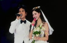 Hòa Minzy được nam ca sĩ cầu hôn ngay trên sân khấu, nhấn mạnh hai từ về đám cưới tương lai