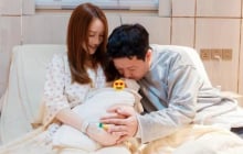 Nhã Phương khoe vóc dáng sau sinh gây choáng