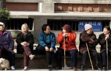 Về già dù nhiều tiền đến mấy cũng nên tránh xa 3 nơi này: Cuộc sống an nhiên đến cuối đời