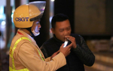 Người uống rượu bia rồi đi bộ về nhà có bị thổi nồng độ cồn?