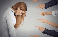 Nhận diện người xấu qua 4 cách nói chuyện đơn giản này