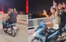 Thanh niên điều khiển xe máy bằng chân, khoe trên TikTok gây tranh cãi