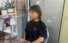 Thiếu nữ sinh con trong nhà vệ sinh rồi bỏ lại sau bồn cầu gây rúng động