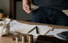 Vì sao nhiều người kiếm được tiền nhưng vẫn không dư?