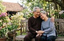 Về già nằm trên giường bệnh mới thấu: 3 người duy nhất thực sự không bao giờ rời bỏ bạn