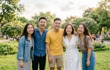 Vì sao khi chụp ảnh nhóm, luôn có người bị “nhắm mắt”? Không phải do xui xẻo