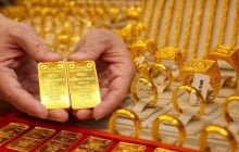 Giá vàng hôm nay (25/6): Vàng SJC và nhẫn đồng loạt 'lao dốc', nhà đầu tư cần làm gì?
