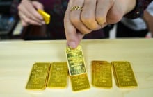 Giá vàng hôm nay 30/6: 'Bốc hơi' nửa triệu đồng/lượng, chuyên gia cảnh báo điều gì?
