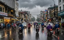 Dự báo thời tiết hôm nay 7/8: Miền Bắc giảm mưa từ chiều, Biển Đông vẫn dông gió mạnh