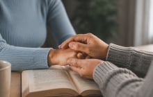 Sách chữa lành và nhu cầu tìm lại sự bình yên giữa nhịp sống vội vã