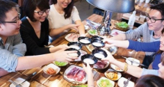 4 kiểu tụ họp ''vô bổ'' mang muộn phiền, ấm ức về nhà, người khôn ngoan thường tránh, kẻ nông cạn rất thích đi