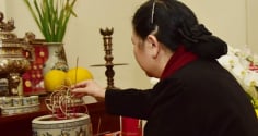 Người xưa dặn: Lúc thắp hương nhất định phải nói 2 chữ Tổ Tiên mới độ, là chữ gì?