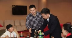 Một kiểu người trên bàn rượu không có gì nổi bật nhưng chính là 'người thực sự giỏi'